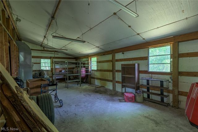 242 Elvira Court, Mcdonald, OH 44437