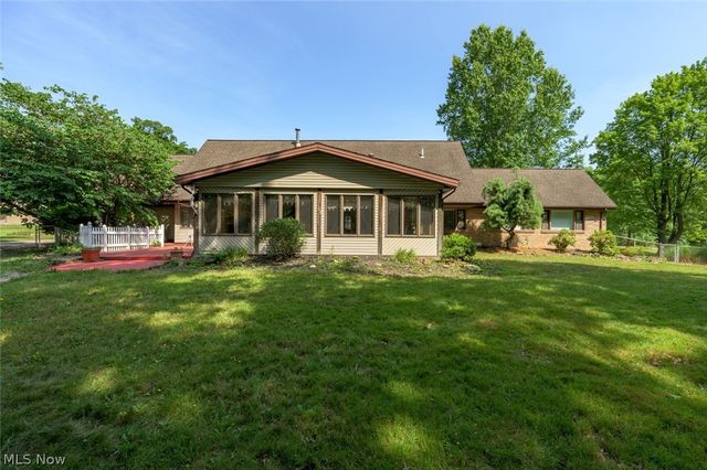 242 Elvira Court, Mcdonald, OH 44437