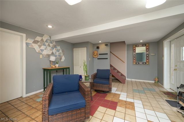 242 Elvira Court, Mcdonald, OH 44437