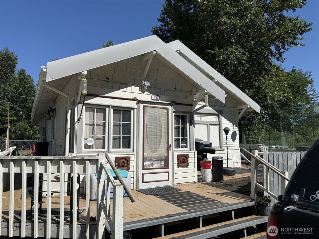 9702 22nd Avenue E, Tacoma, WA 98445