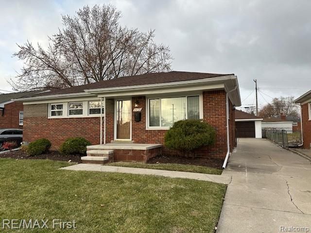 24725 Adlai Avenue, Eastpointe, MI 48021