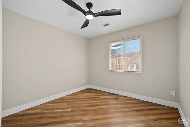 402 El Fuerte Avenue, Bakersfield, CA 93307