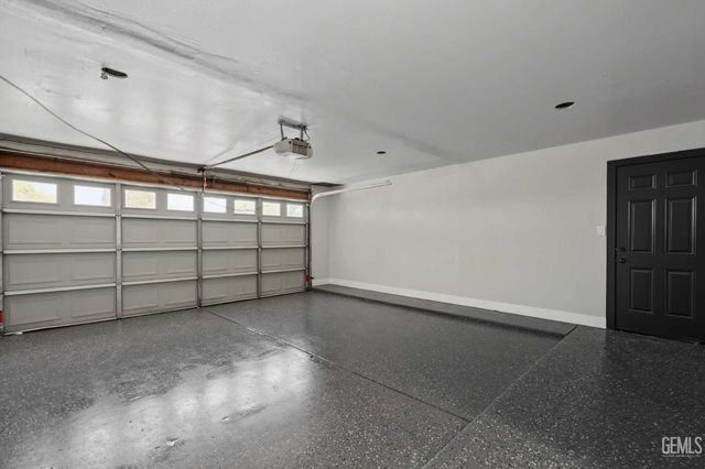 402 El Fuerte Avenue, Bakersfield, CA 93307