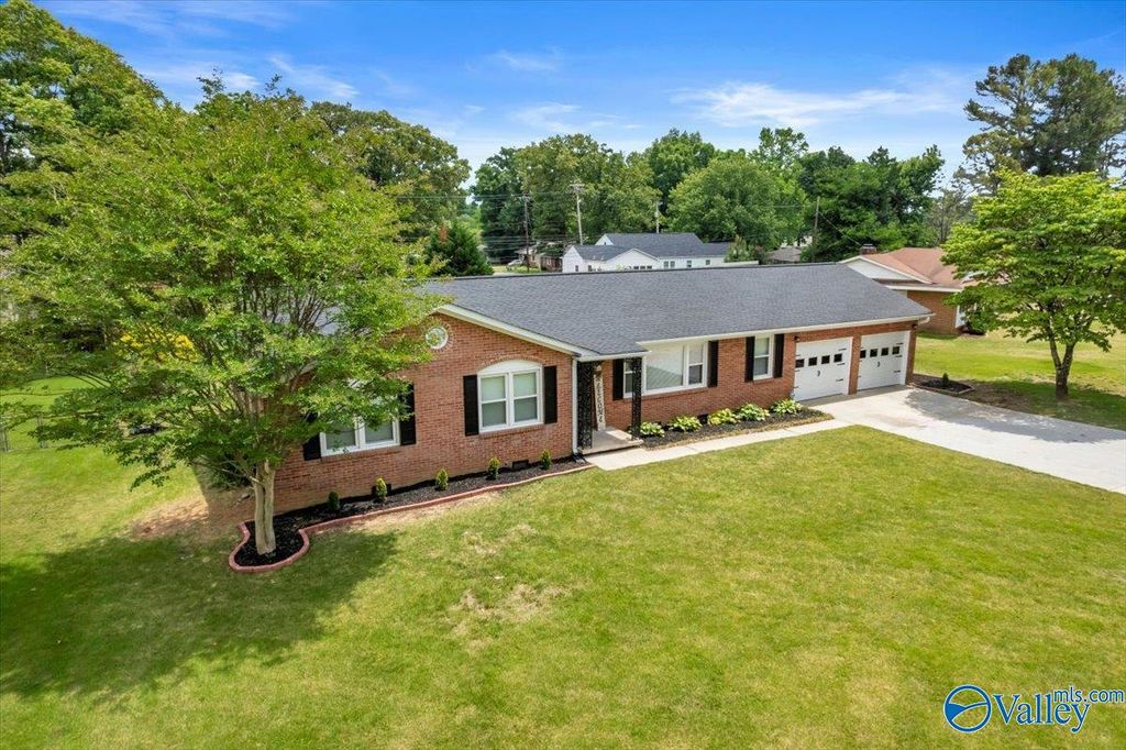 306 Buckeye Street, Athens, AL 35611