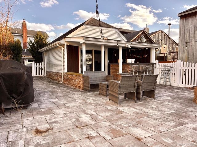 33 Central Avenue, Amityville, NY 11701