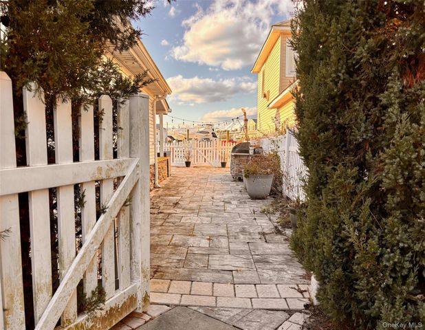 33 Central Avenue, Amityville, NY 11701