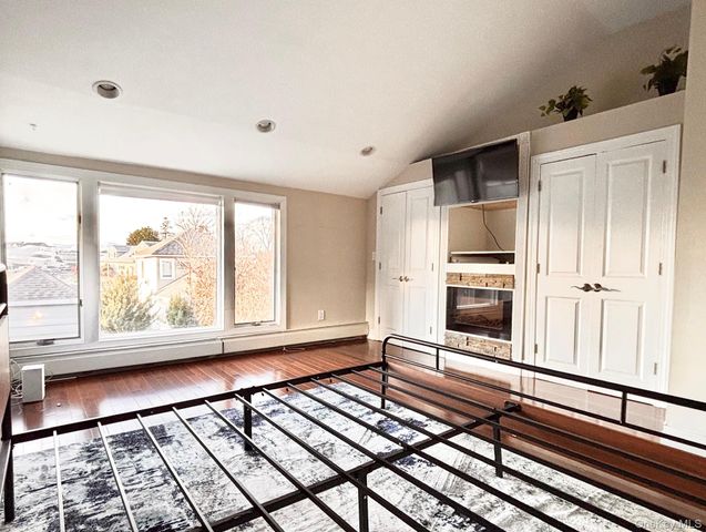 33 Central Avenue, Amityville, NY 11701