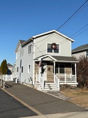 33 Central Avenue, Amityville, NY 11701