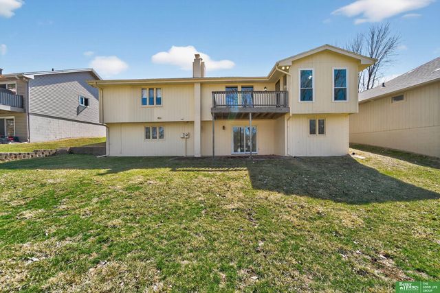 15818 Nottingham Drive, Omaha, NE 68118