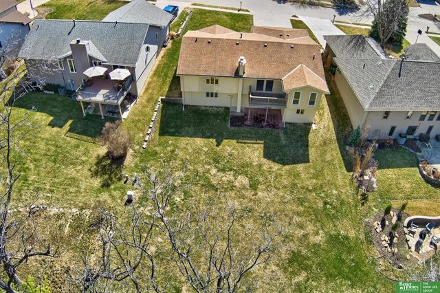 15818 Nottingham Drive, Omaha, NE 68118