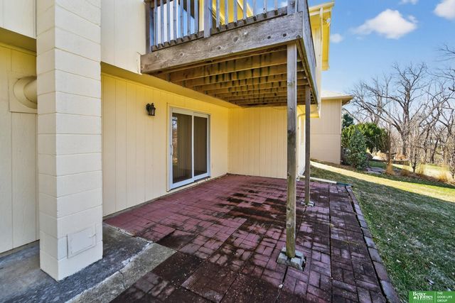 15818 Nottingham Drive, Omaha, NE 68118