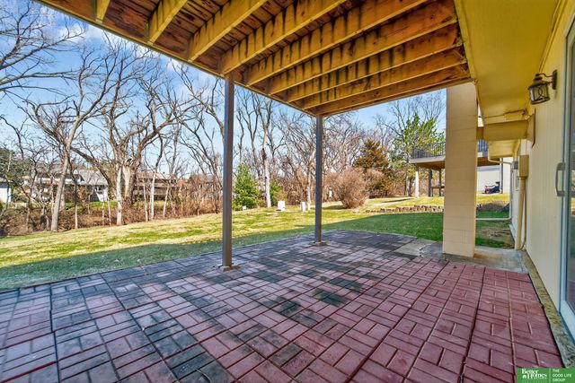 15818 Nottingham Drive, Omaha, NE 68118