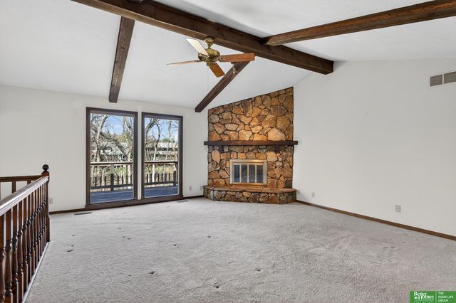 15818 Nottingham Drive, Omaha, NE 68118