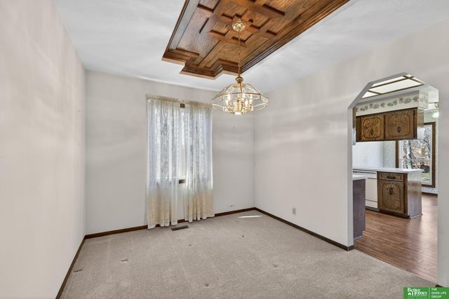 15818 Nottingham Drive, Omaha, NE 68118