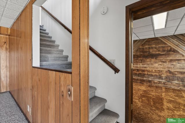 15818 Nottingham Drive, Omaha, NE 68118