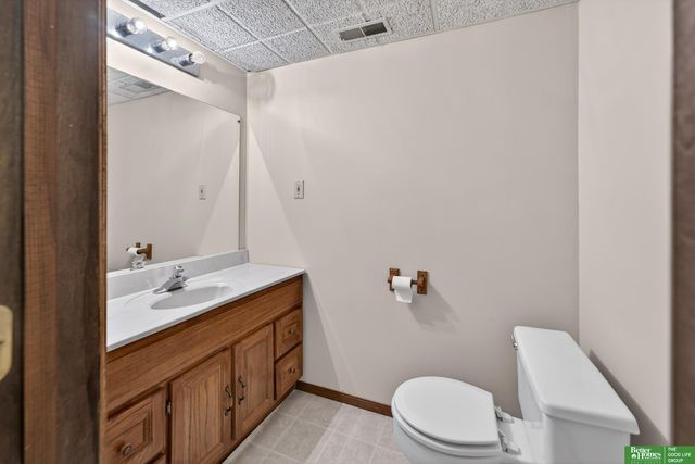 15818 Nottingham Drive, Omaha, NE 68118