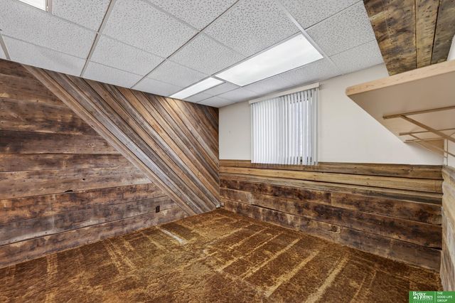 15818 Nottingham Drive, Omaha, NE 68118