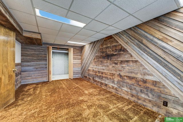 15818 Nottingham Drive, Omaha, NE 68118