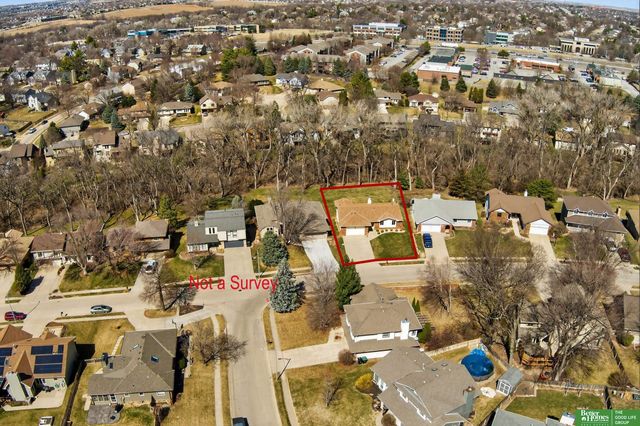 15818 Nottingham Drive, Omaha, NE 68118