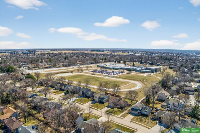 15818 Nottingham Drive, Omaha, NE 68118