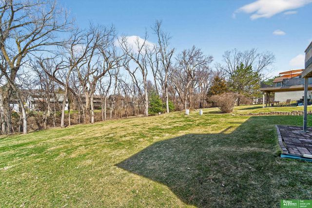 15818 Nottingham Drive, Omaha, NE 68118