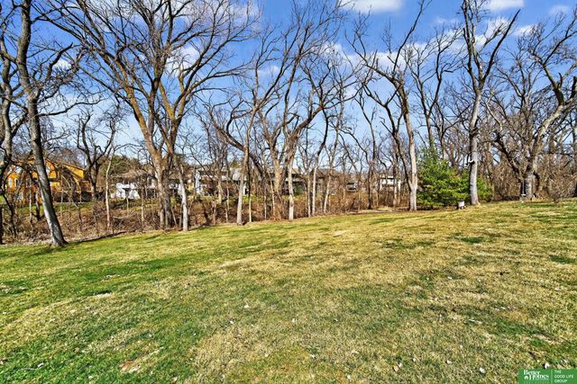 15818 Nottingham Drive, Omaha, NE 68118