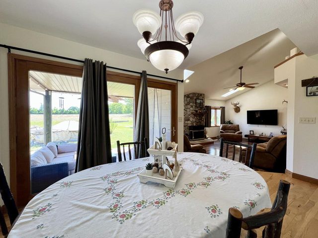 1909 S Britton ROAD, Kansasville, WI 53139