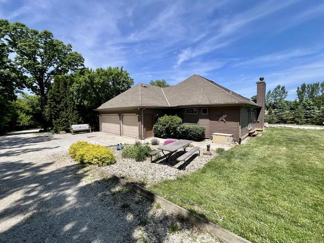 1909 S Britton ROAD, Kansasville, WI 53139
