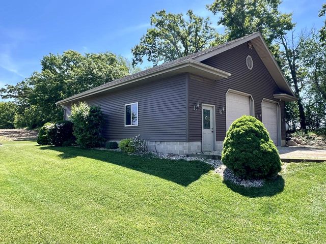 1909 S Britton ROAD, Kansasville, WI 53139