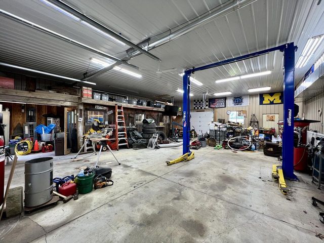 1909 S Britton ROAD, Kansasville, WI 53139