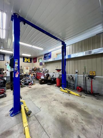1909 S Britton ROAD, Kansasville, WI 53139