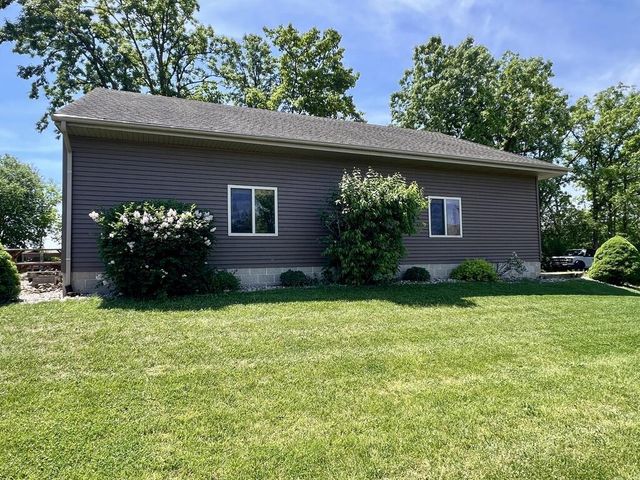 1909 S Britton ROAD, Kansasville, WI 53139