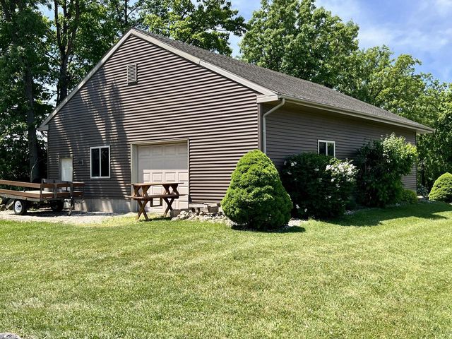 1909 S Britton ROAD, Kansasville, WI 53139