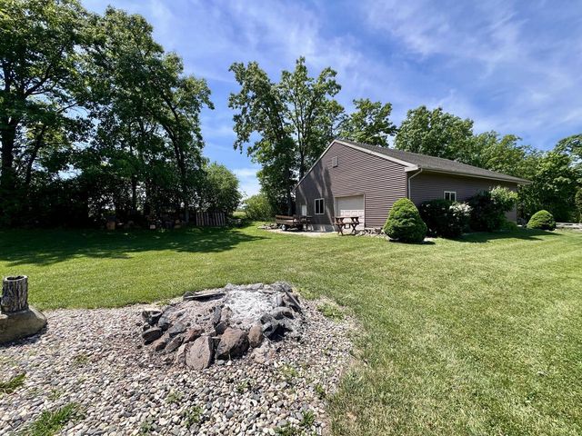 1909 S Britton ROAD, Kansasville, WI 53139