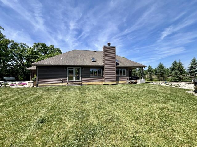 1909 S Britton ROAD, Kansasville, WI 53139
