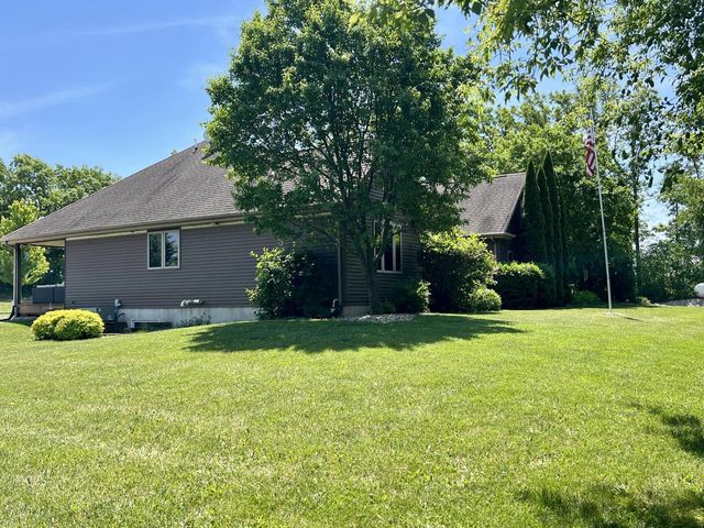 1909 S Britton ROAD, Kansasville, WI 53139