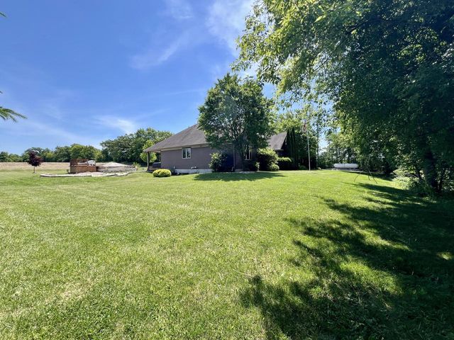 1909 S Britton ROAD, Kansasville, WI 53139