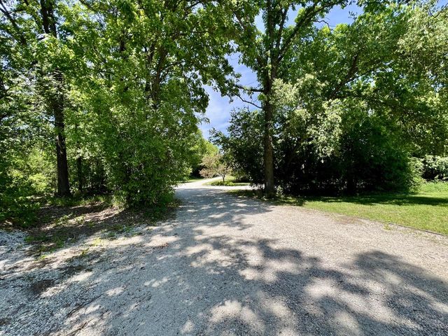 1909 S Britton ROAD, Kansasville, WI 53139