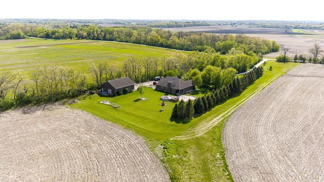 1909 S Britton ROAD, Kansasville, WI 53139