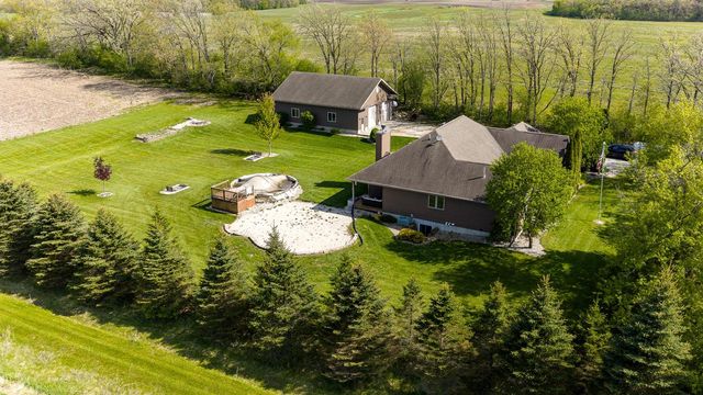 1909 S Britton ROAD, Kansasville, WI 53139