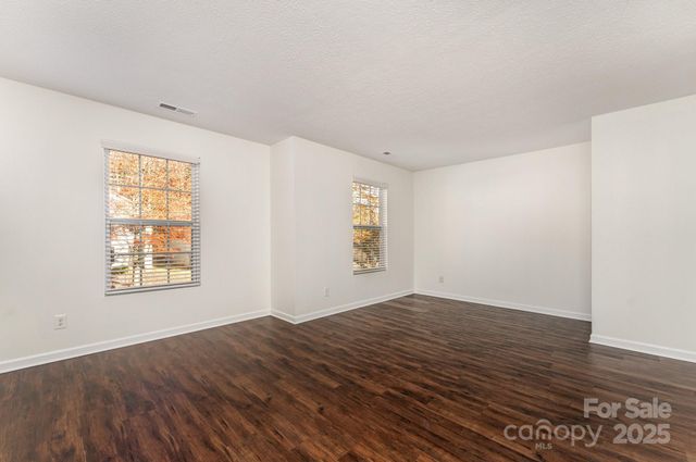 7601 Eben Drive, Charlotte, NC 28269