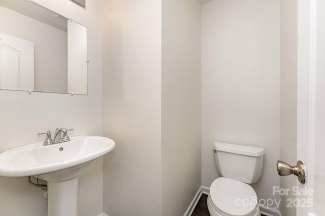 7601 Eben Drive, Charlotte, NC 28269