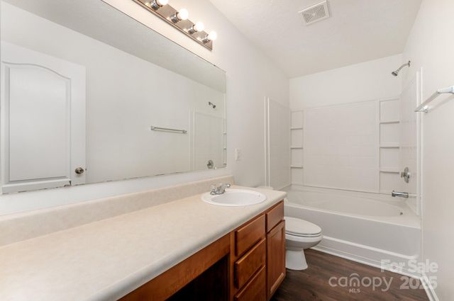 7601 Eben Drive, Charlotte, NC 28269