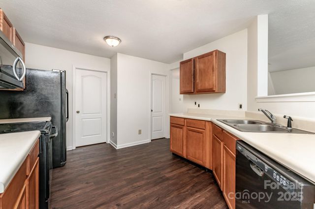 7601 Eben Drive, Charlotte, NC 28269