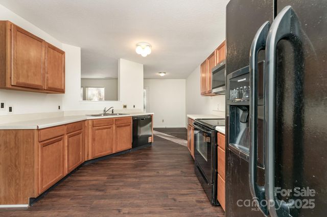 7601 Eben Drive, Charlotte, NC 28269