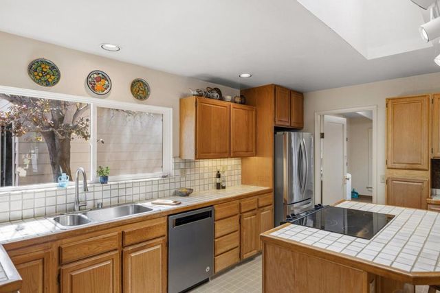 212 1st Street, Pacific Grove, CA 93950