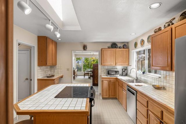 212 1st Street, Pacific Grove, CA 93950