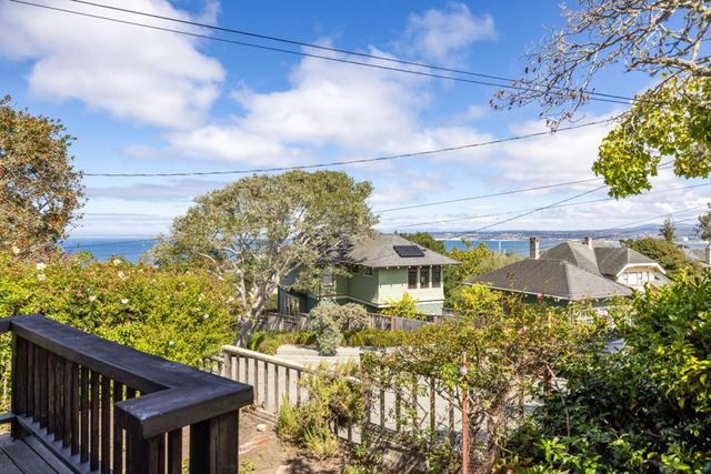 212 1st Street, Pacific Grove, CA 93950
