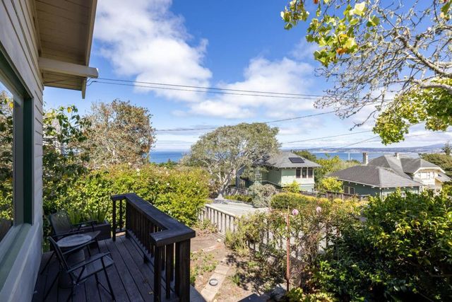 212 1st Street, Pacific Grove, CA 93950