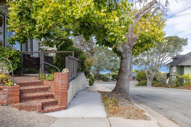 212 1st Street, Pacific Grove, CA 93950